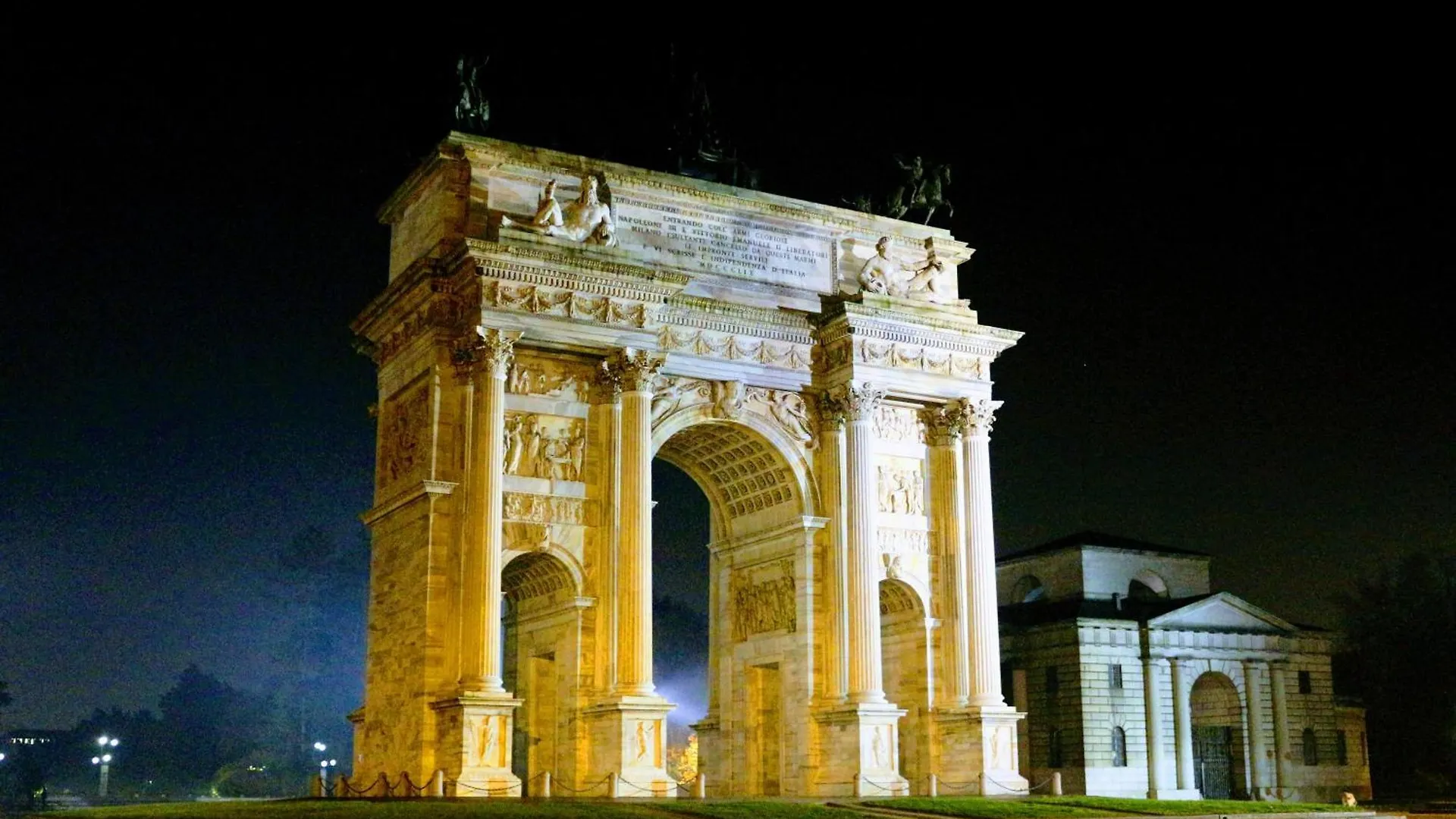 Charming Apartment Parco - Arco Della Pace - Perfect For 5 People Milan