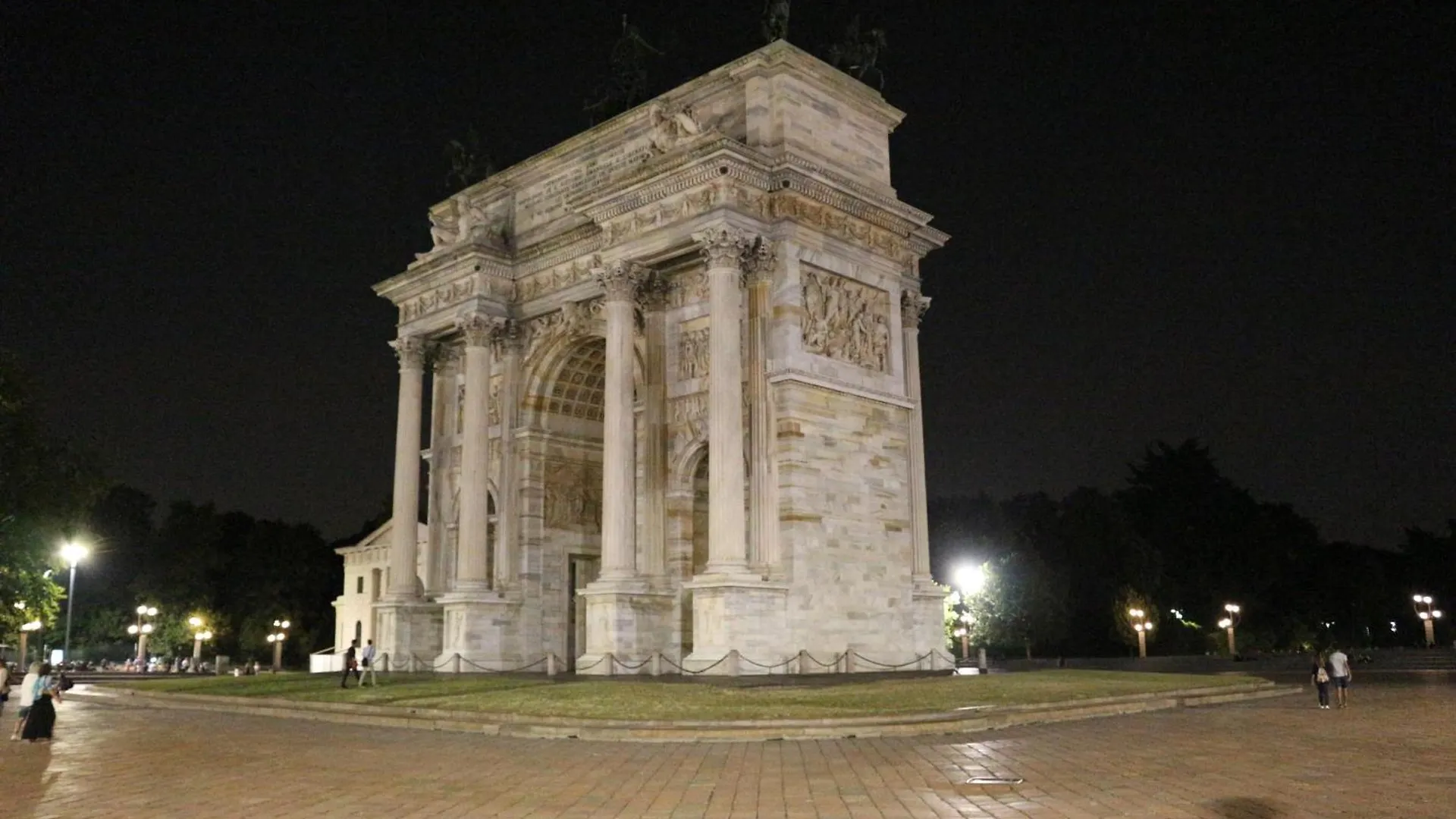 Charming Apartment Parco - Arco Della Pace - Perfect For 5 People Milano İtalya