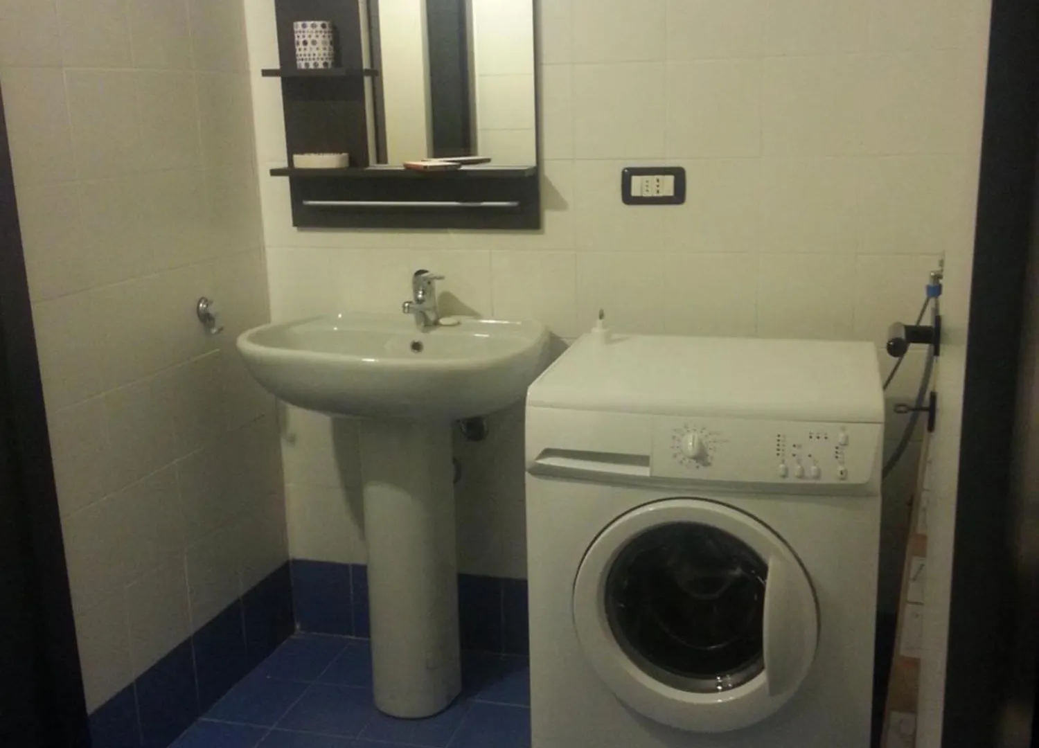 Charming Apartment Parco - Arco Della Pace - Perfect For 5 People ミラノ 0*,  イタリア